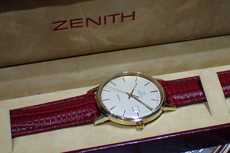 Boxed 1983 ZENITH (Swiss) 18k Solid Gold Case Formal Dress Watch - Quartz With Date - Image 5